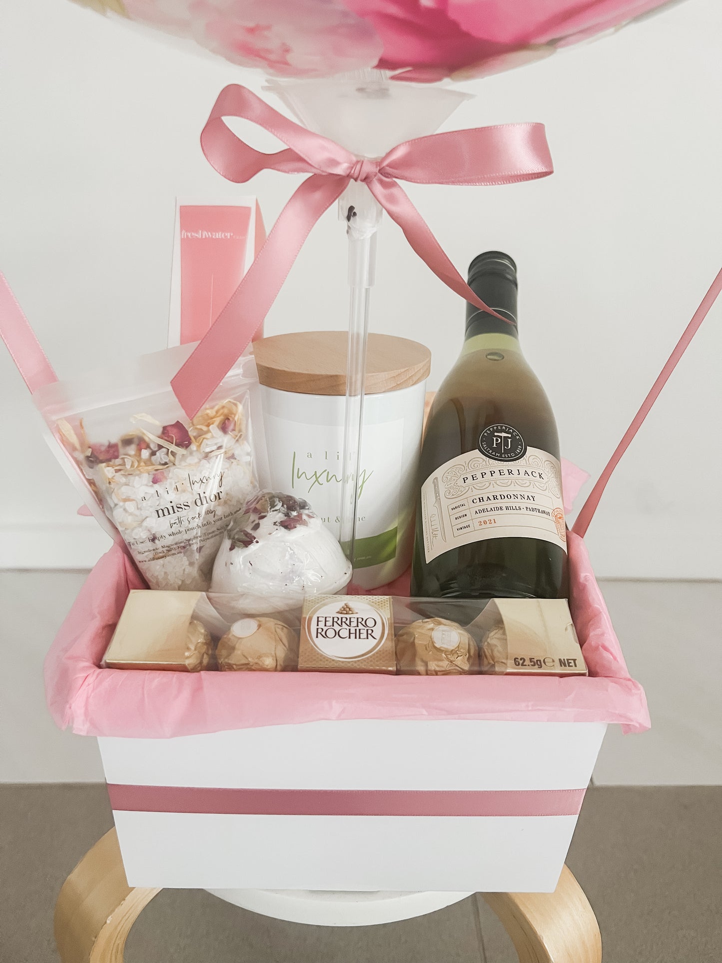 Mother’s Day Balloon Gift Box